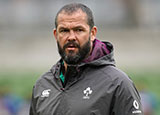 Andy Farrell overseas an Ireland training session