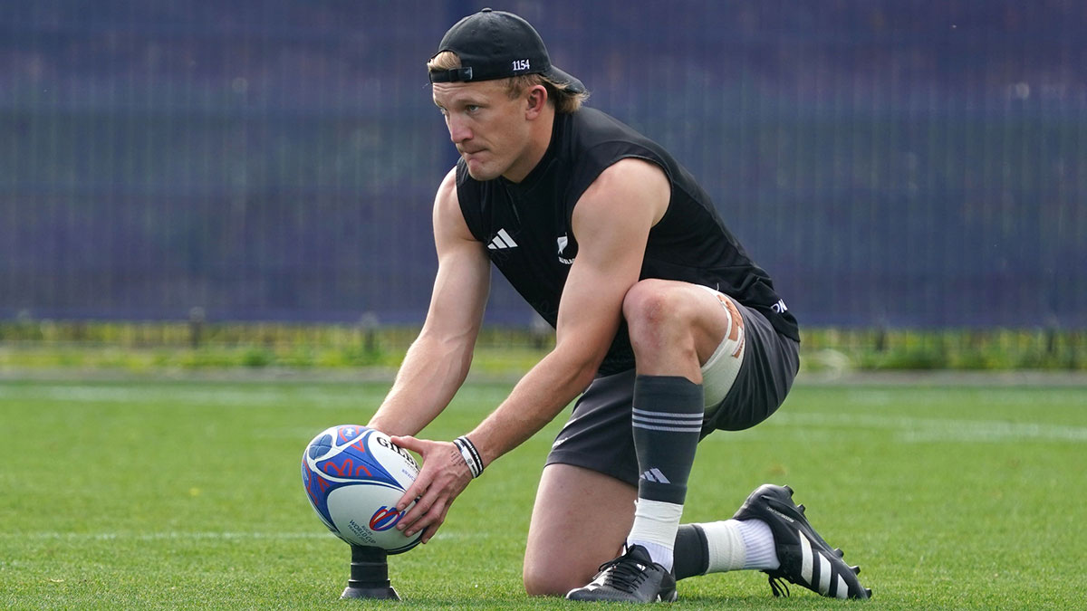 Damian McKenzie in training with New Zealand at 2023 Rugby World Cup