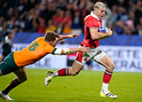 Garteh Davies runs to score a try for Wales against Australia in 2023 Rugby World Cup