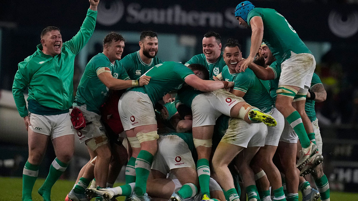 Ireland celebrate beating South Africa in 2024 summer internationals