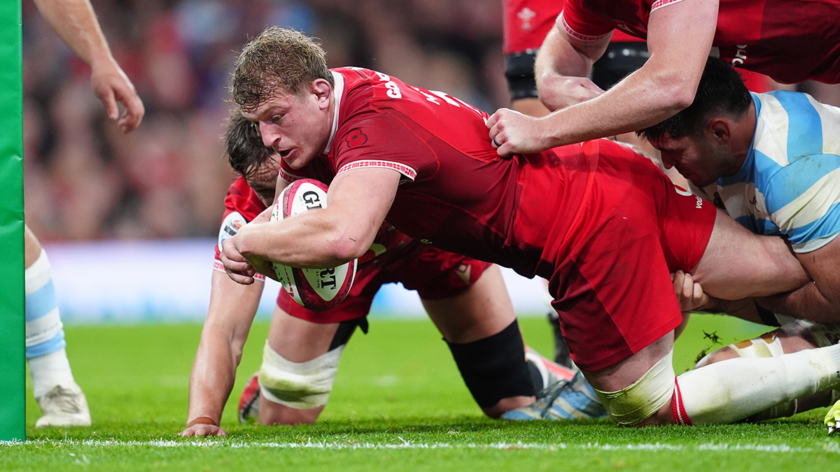 Jac Morgan scores a try for Wales v Argentina during 2025 Autumn Internationals