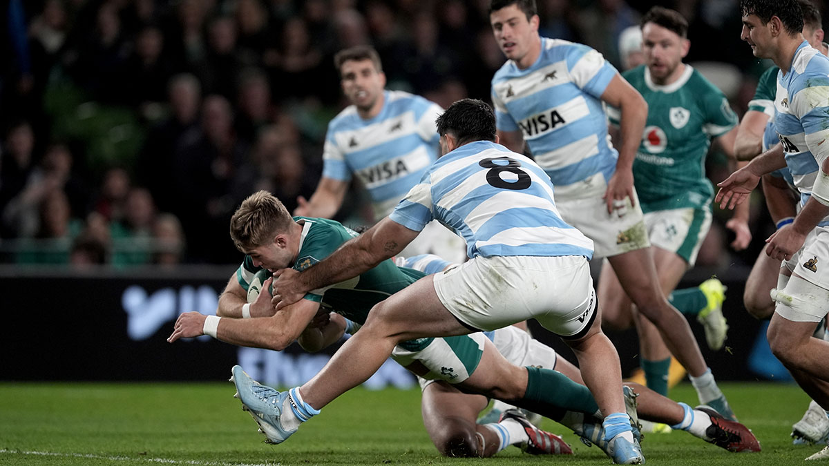 Jack Crowley scores a try for Ireland v Argentina in 2024 autumn internationals