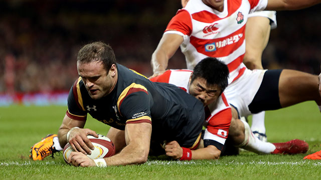 Jamie Roberts scoring a try for Wales against Japan