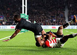 Joe Cokanasiga scores a try for England v Japan