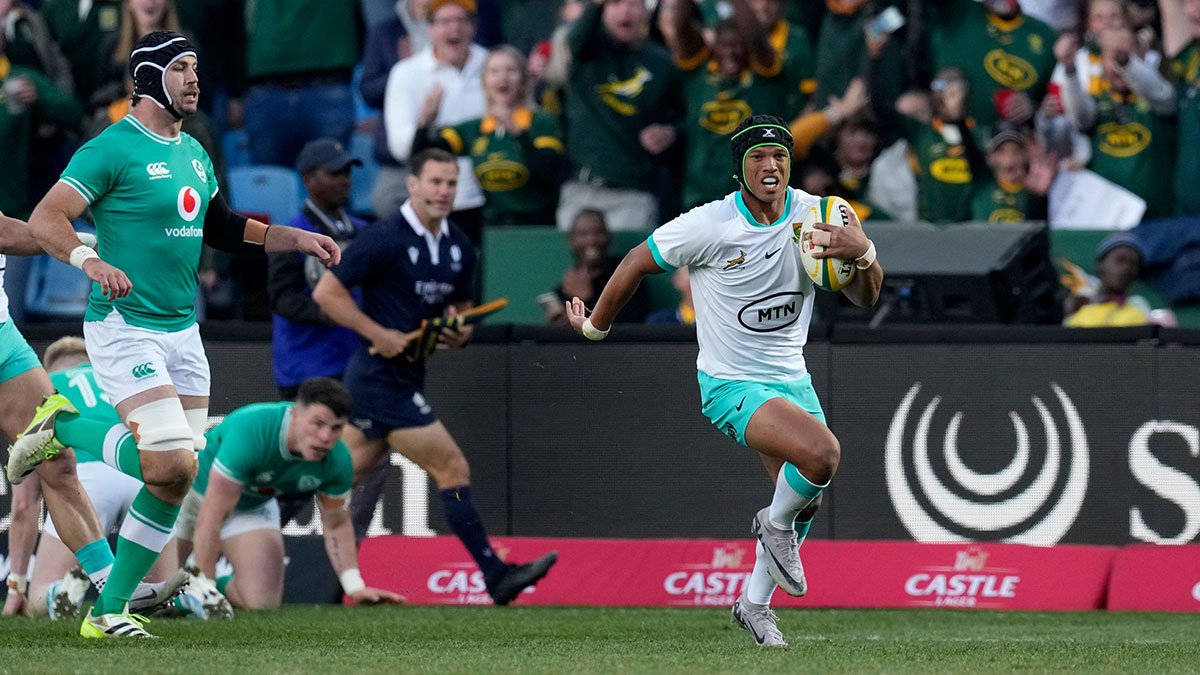 Kurt Lee Arendse scores a try for South Africa v Ireland in 2024 summer internationals