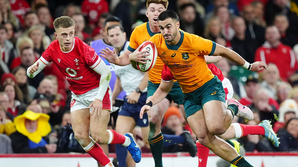 Tom Wright intercepts to score a try for Australia against Wales in 2024 autumn internationals